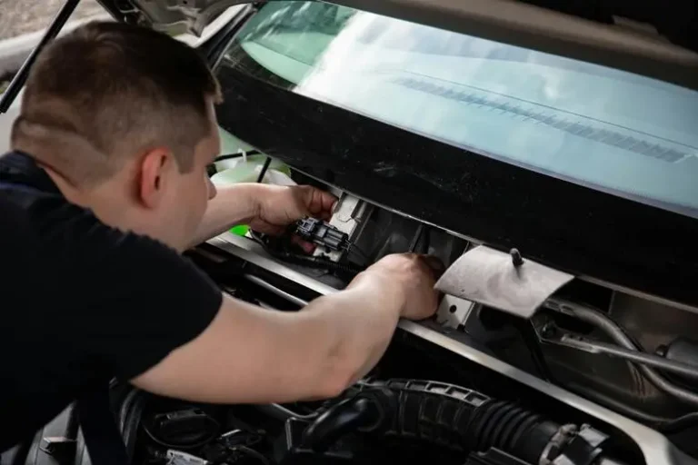 Simplifying Car Repairs for Every Driver 